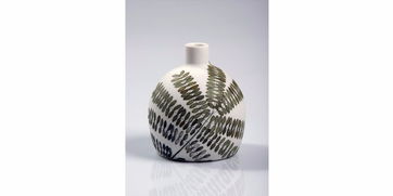 傳統(tǒng)藝術元素在現(xiàn)代工藝品中的運用